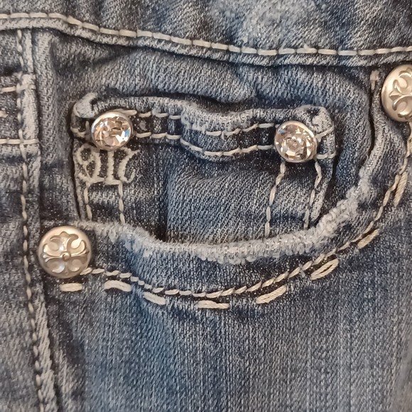 Miss Me Jeans, Size 28, Low-Rise, 30W x 30L, Boot Cut, Bedazzled - Picture 7 of 10
